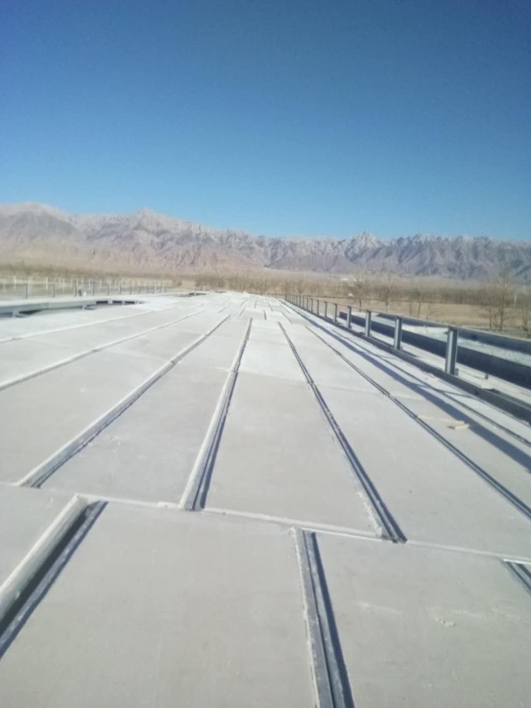 鋼骨架輕型屋面板應用